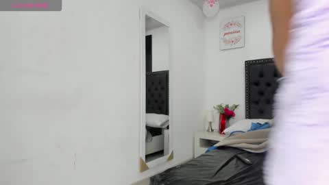 Snapshot of karolperes chatting on 09-14-25, 03:00 Karol online show from 09-14-25, 03:00