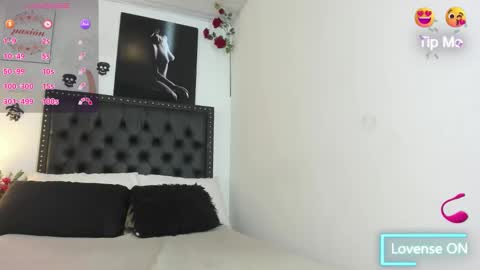 Snapshot of karolperes chatting on 10-18-25, 07:14 Karol online show from 10-18-25, 07:14