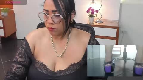 karolwestt online show from 09-10-25, 01:44