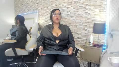 karolwestt online show from 09-26-25, 12:53