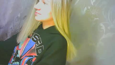 Caroline Fox online show from 09-25-25, 10:52