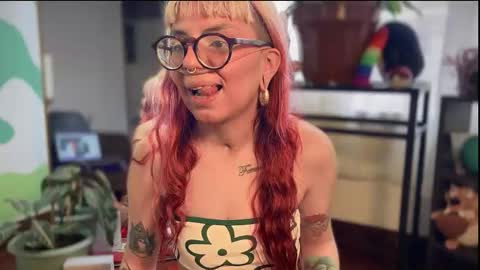 Snapshot of karterspice chatting on 10-27-25, 01:15 Karter online show from 10-27-25, 01:15