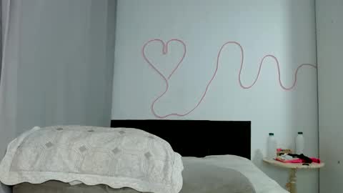 Snapshot of kasaltaradinho chatting on 04-26-26, 09:34 Tamires e Maicon online show from 04-26-26, 09:34