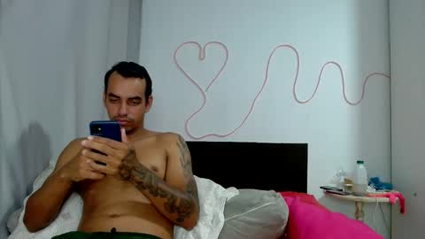 Snapshot of kasaltaradinho chatting on 05-05-26, 07:11 Tamires e Maicon online show from 05-05-26, 07:11