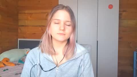 Jenni online show from 10-08-25, 03:26