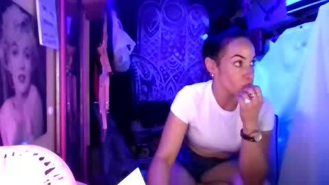 Snapshot of kash_kitty13 chatting on 03-06-26, 05:15 kash_kitty13 online show from 03-06-26, 05:15