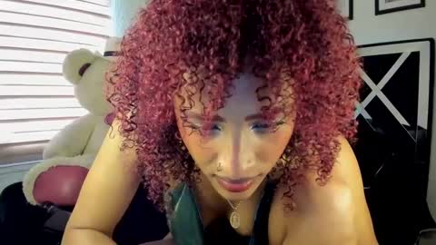 Kasie lopez online show from 09-12-25, 02:39