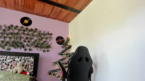 kassandra james online show from 01-02-25, 02:13