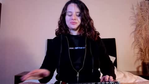 kassandra james online show from 05-19-26, 03:02