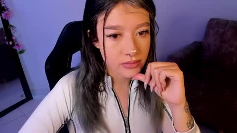 Alicia online show from 05-12-26, 11:57
