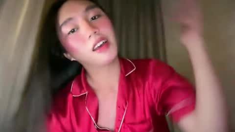Snapshot of kat_hollandx chatting on 05-11-26, 05:54 Majesty online show from 05-11-26, 05:54