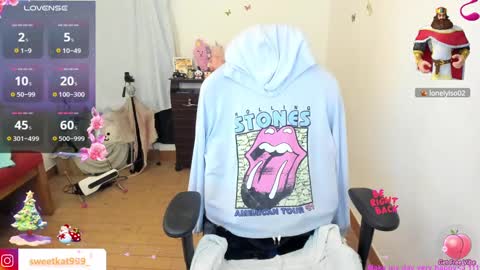 Kat       online show from 12-03-24, 01:08