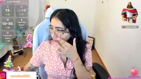 Kat       online show from 12-30-24, 07:53