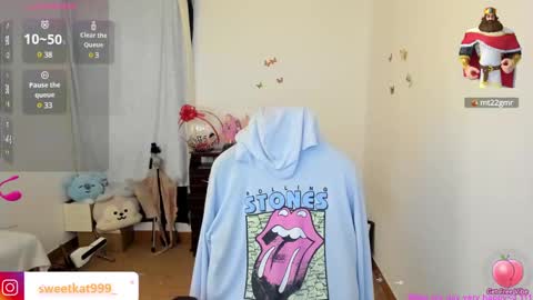 Kat       online show from 01-31-25, 06:47