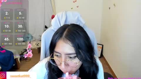 Kat       online show from 02-19-25, 12:33