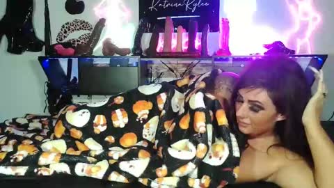 Sexywifekat23 online show from 11-08-25, 04:01