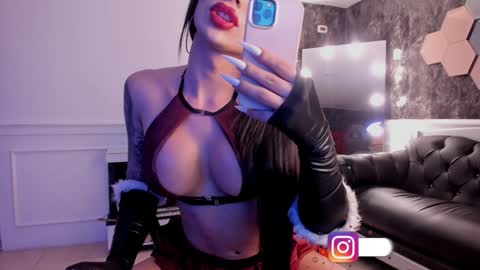 Snapshot of kataadelafontaine chatting on 12-24-24, 01:06 Kata online show from 12-24-24, 01:06