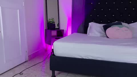 Snapshot of kataaleya__12 chatting on 10-29-25, 12:07 kataaleya__12 online show from 10-29-25, 12:07