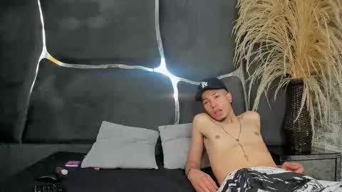 Kata And Layan online show from 02-07-26, 01:59