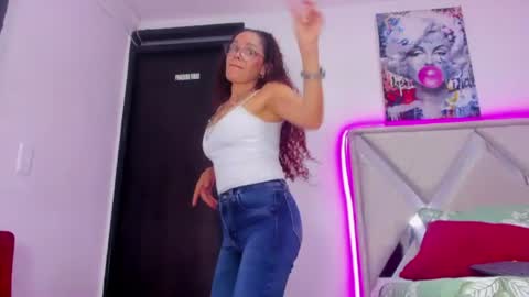 Snapshot of kataleya_saenz1 chatting on 07-10-26, 12:41 kataleya online show from 07-10-26, 12:41