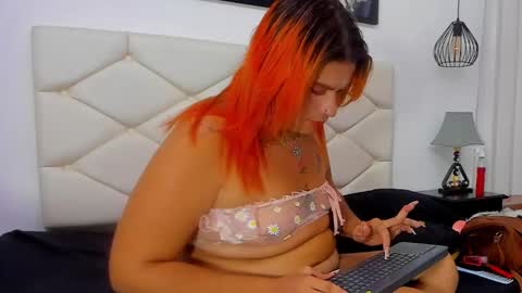 kataleya_zuluaga online show from 01-22-25, 05:38