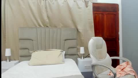 kataleya_zuluaga online show from 03-04-25, 09:29