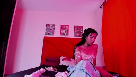 Snapshot of kataleyaa_horny chatting on 01-17-25, 08:55 kataleya horny online show from 01-17-25, 08:55