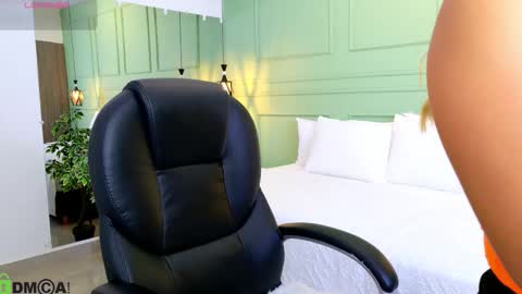 Kat online show from 03-12-26, 12:00