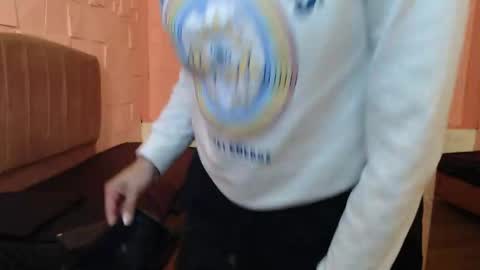 Katalina online show from 12-04-25, 01:53