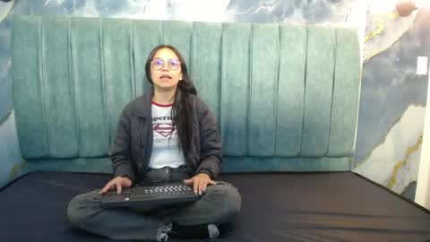 Katalina online show from 05-05-26, 07:33