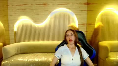 Katalina  online show from 05-20-26, 08:15