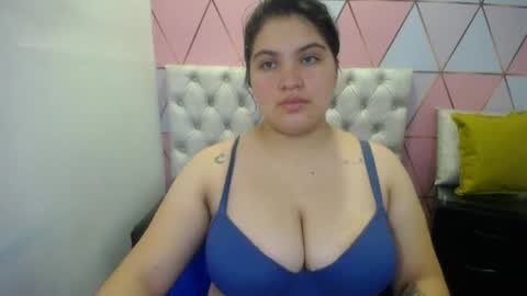 Snapshot of katalina_santana25 chatting on 04-27-26, 07:45 katalina santana25 online show from 04-27-26, 07:45