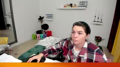    online show from 03-04-25, 07:11