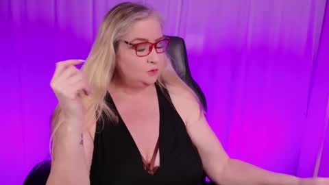 Snapshot of katdsinclair chatting on 02-08-25, 03:30 Kat D Sinclair online show from 02-08-25, 03:30