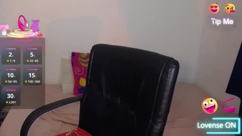 Snapshot of kate_arden chatting on 10-12-25, 02:10 Carla Palmer online show from 10-12-25, 02:10