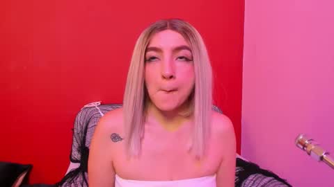 Snapshot of kate_bunny_ chatting on 10-26-25, 11:38 Kate online show from 10-26-25, 11:38