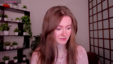 Snapshot of kate_cuddle chatting on 02-25-26, 03:05 Kate online show from 02-25-26, 03:05