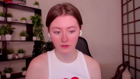 Snapshot of kate_cuddle chatting on 03-10-26, 02:49 Kate online show from 03-10-26, 02:49