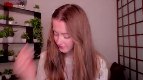 Snapshot of kate_cuddle chatting on 03-19-26, 02:48 Kate online show from 03-19-26, 02:48