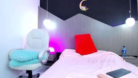 Snapshot of kate_evans1 chatting on 03-21-26, 10:09 Kate Evans online show from 03-21-26, 10:09