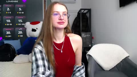 Snapshot of kate_jonson chatting on 12-06-24, 08:05 .Be kind and gentle with me and I will do my best for you. online show from 12-06-24, 08:05