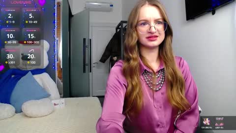 Snapshot of kate_jonson chatting on 12-09-24, 01:24 .Be kind and gentle with me and I will do my best for you. online show from 12-09-24, 01:24