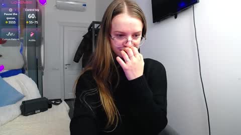 Snapshot of kate_jonson chatting on 12-12-24, 08:47 .Be kind and gentle with me and I will do my best for you. online show from 12-12-24, 08:47