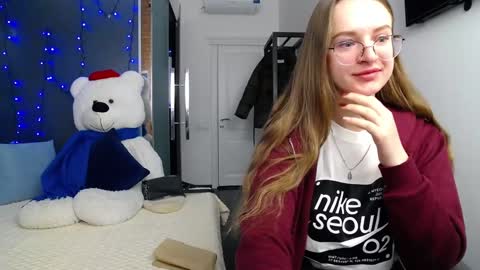 Snapshot of kate_jonson chatting on 12-13-24, 08:20 .Be kind and gentle with me and I will do my best for you. online show from 12-13-24, 08:20