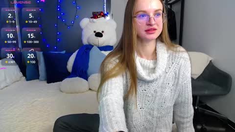 Snapshot of kate_jonson chatting on 12-17-24, 08:23 .Be kind and gentle with me and I will do my best for you. online show from 12-17-24, 08:23