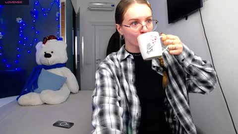 Snapshot of kate_jonson chatting on 01-07-25, 07:52 .Be kind and gentle with me and I will do my best for you. online show from 01-07-25, 07:52