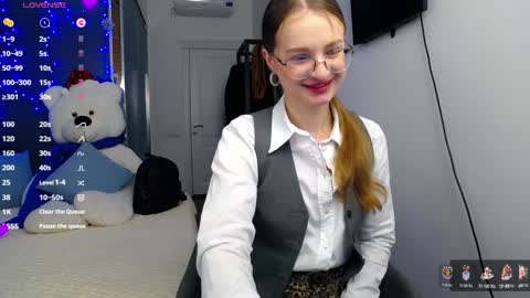 Snapshot of kate_jonson chatting on 01-18-25, 07:38 .Be kind and gentle with me and I will do my best for you. online show from 01-18-25, 07:38