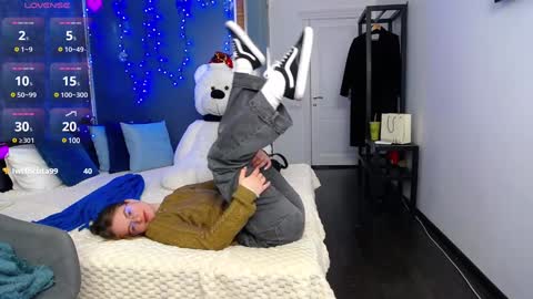 Snapshot of kate_jonson chatting on 01-22-25, 10:50 .Be kind and gentle with me and I will do my best for you. online show from 01-22-25, 10:50