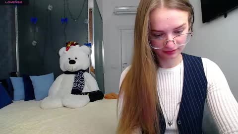 Snapshot of kate_jonson chatting on 02-10-25, 01:44 .Be kind and gentle with me and I will do my best for you. online show from 02-10-25, 01:44