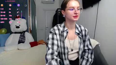 Snapshot of kate_jonson chatting on 02-20-25, 07:23 .Be kind and gentle with me and I will do my best for you. online show from 02-20-25, 07:23